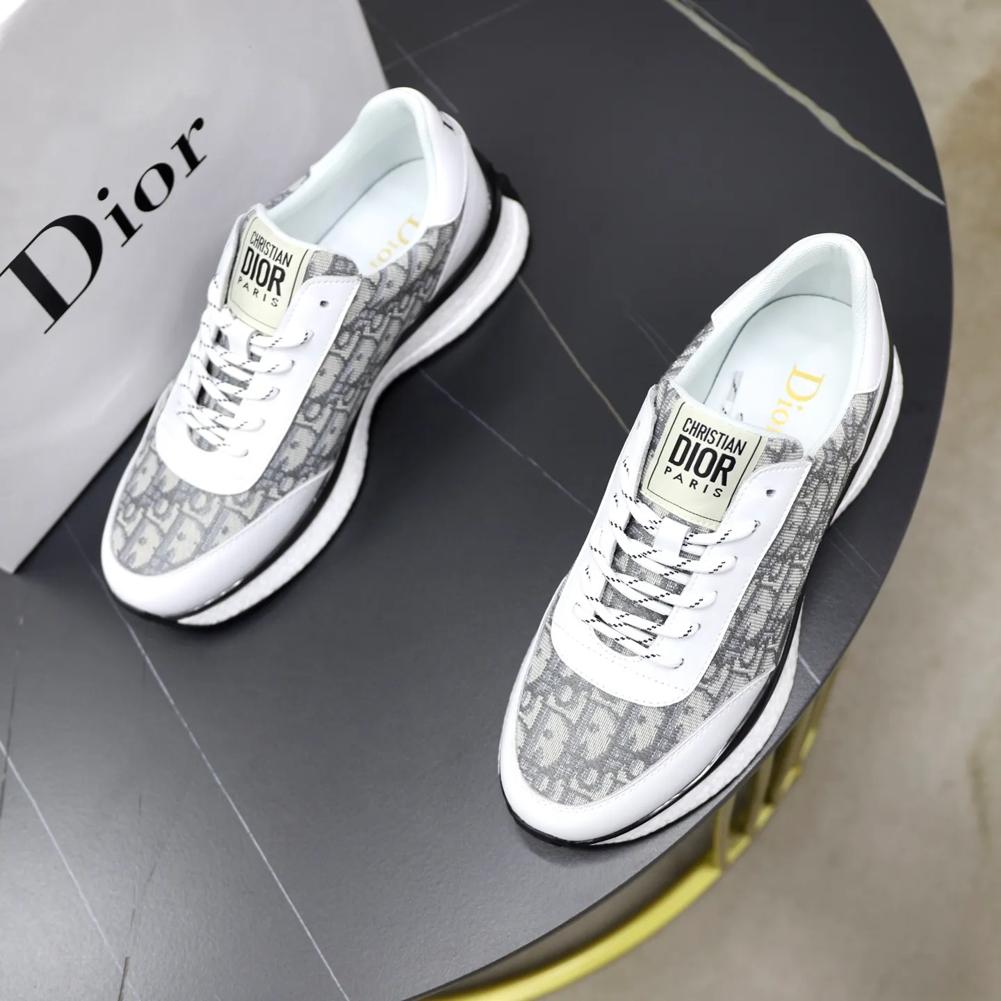 Ex-factory price: 462💰🙅‍♂️🙅‍♂️🙅‍♂️ Brand: Dior DIOR Standard code: 38-44 (45 customized) Grade: Same as the official website Material: Original material splicing Comfortable and breathable lining Lightweight and wear-resistant sports outsole Style category: Men's fashionable casual shoes Running sneakers Distinguished luxury brand elements Top luxury Color: actual picture color